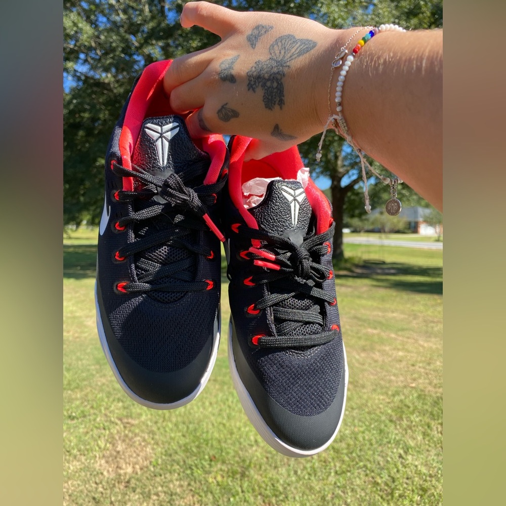 Nike Kobe’s Mens 5.5